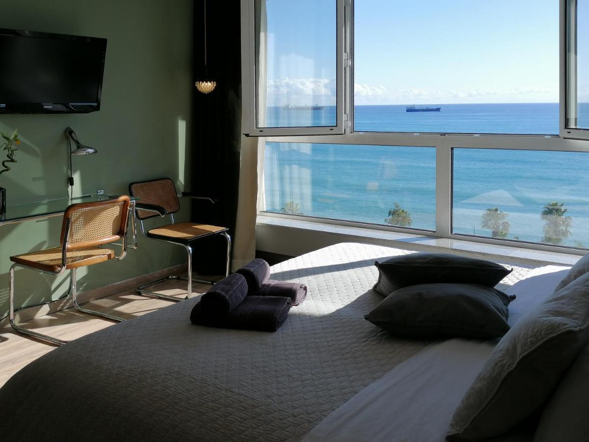 A City-Center Seaview Penthouse At Oceanic 利马索尔 外观 照片