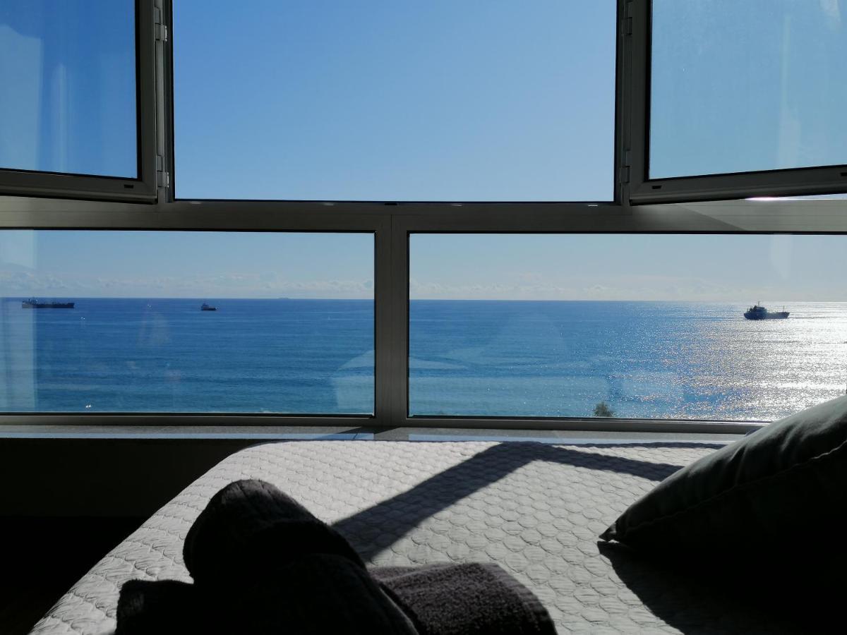 A City-Center Seaview Penthouse At Oceanic 利马索尔 外观 照片