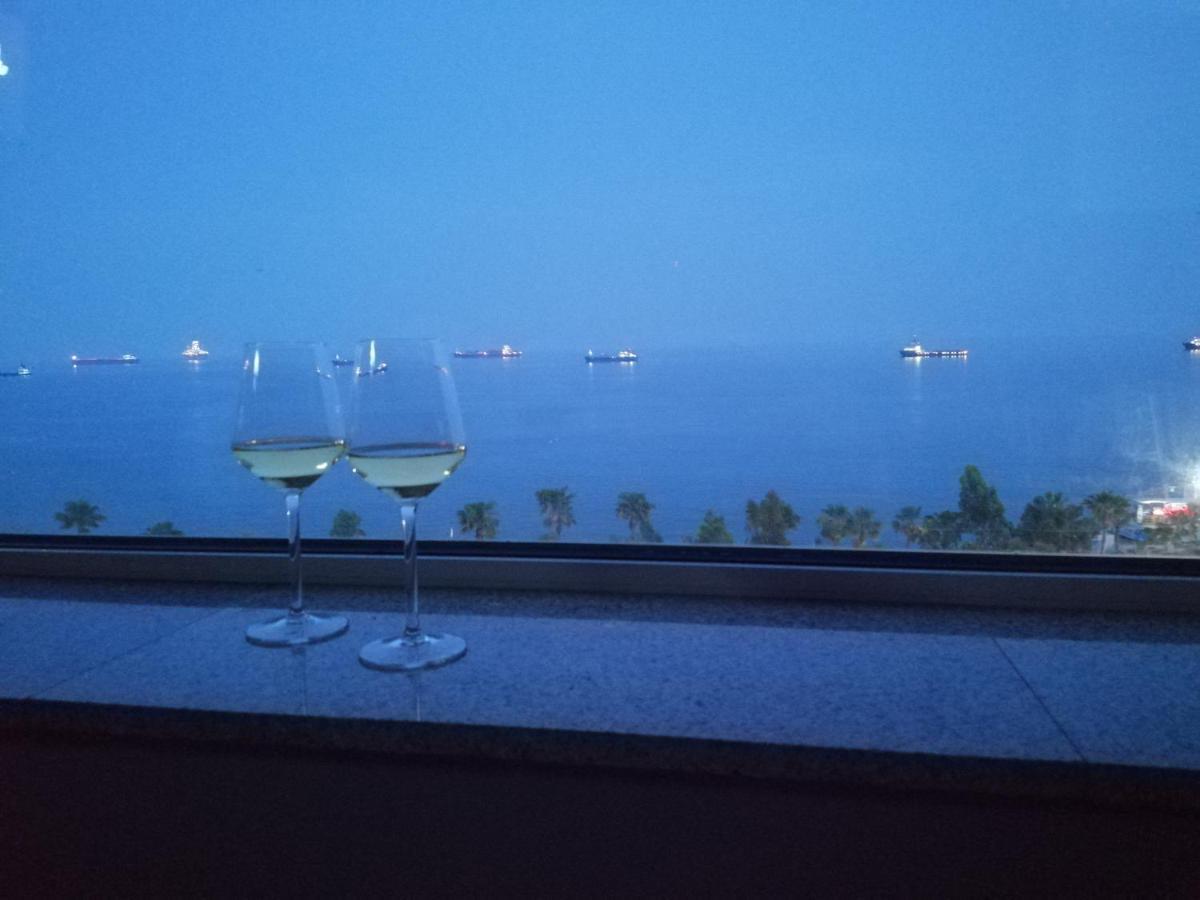 A City-Center Seaview Penthouse At Oceanic 利马索尔 外观 照片
