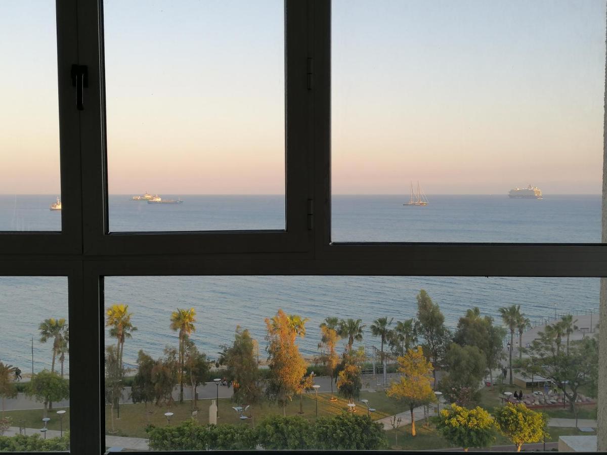 A City-Center Seaview Penthouse At Oceanic 利马索尔 外观 照片